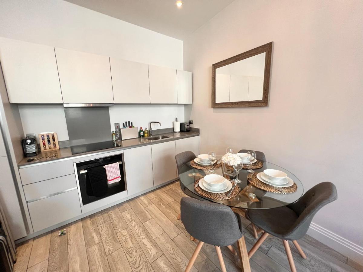 Urban Living'S - Windsor Castle Luxury Apartments エクステリア 写真