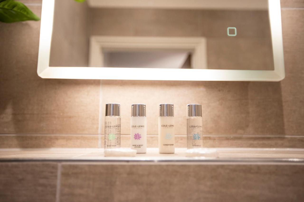 Urban Living'S - Windsor Castle Luxury Apartments エクステリア 写真